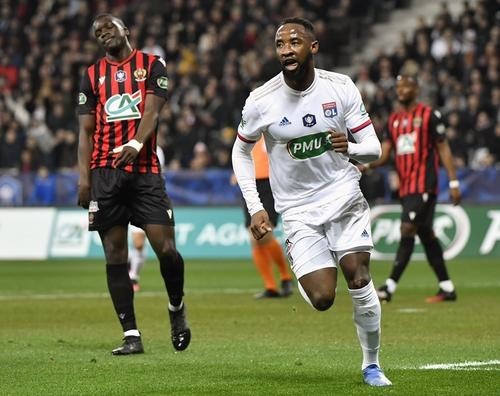  朗斯门将扑点建功零封强敌梅斯  